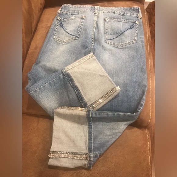Bisou Bisou Capri Jeans with rhinestones - Picture 3 of 3